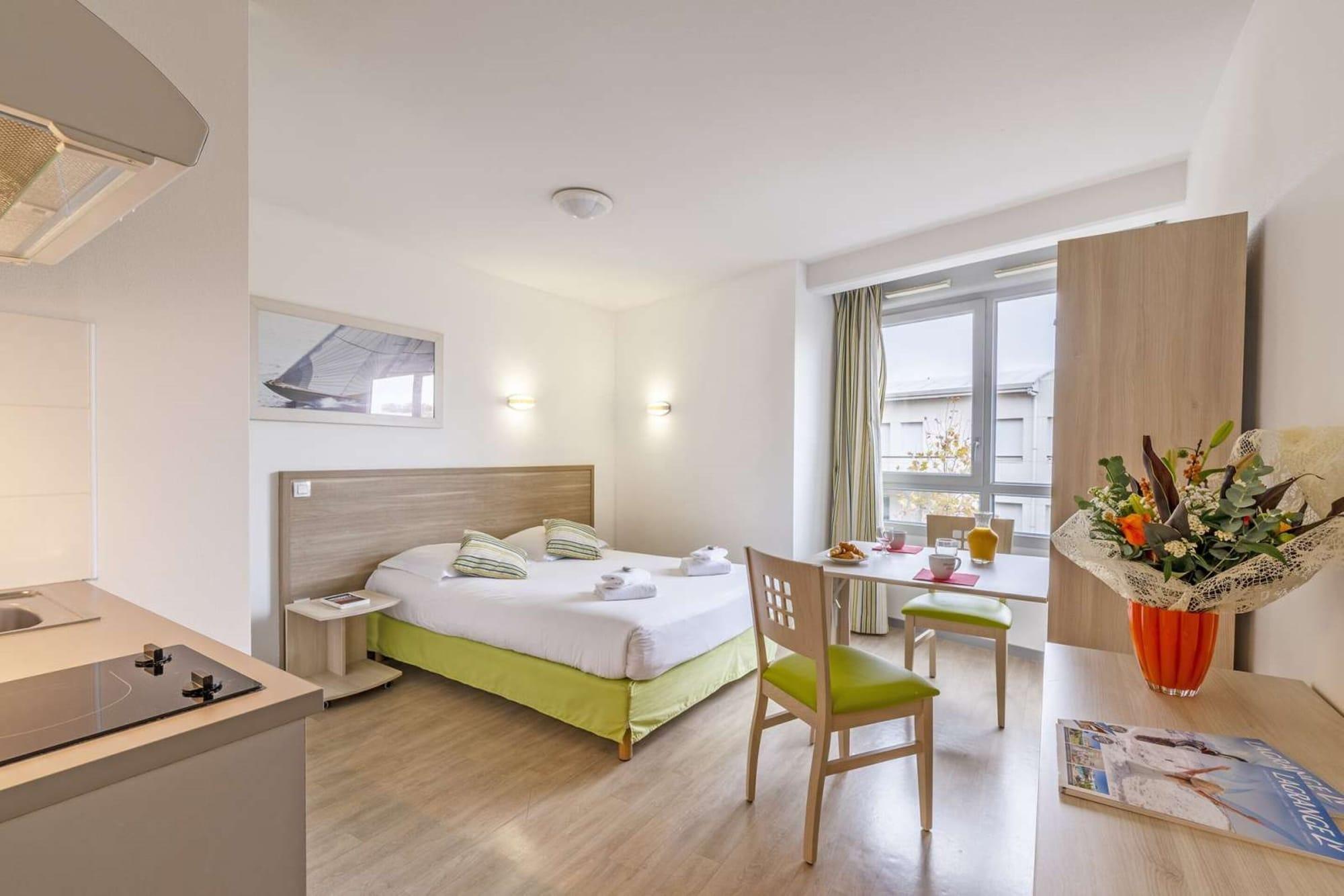 Lagrange Apart'Hotel L'Escale Marine La Rochelle  Exterior photo